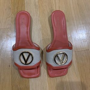 Stunning Valentino sandals. Excellent condition. Worn twice. Gold hardware.